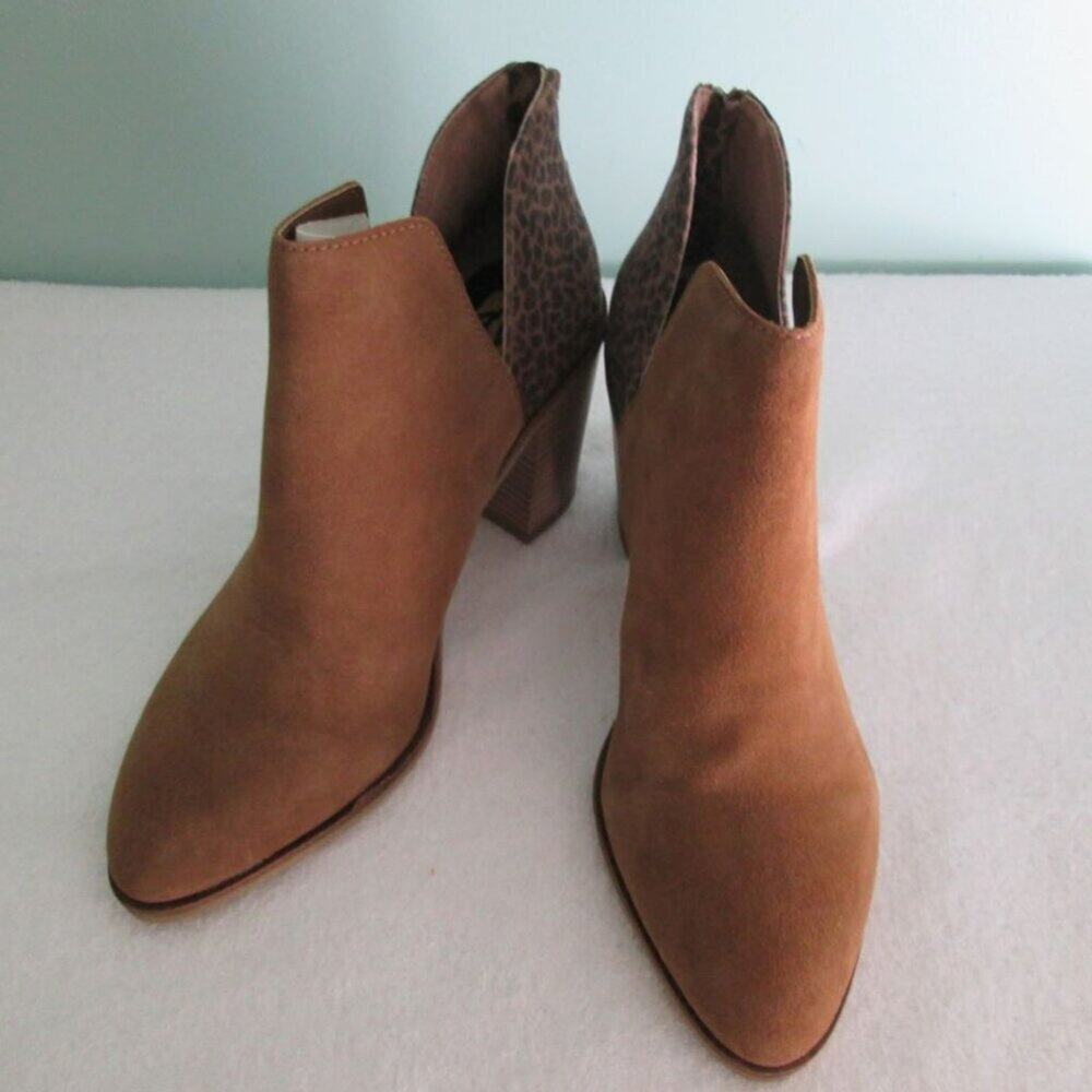 NWT DV8 Dolce Vita Women’s Shoes Shai Brown Suede & Animal Print Ankle Bootie-11 - Picture 2 of 13